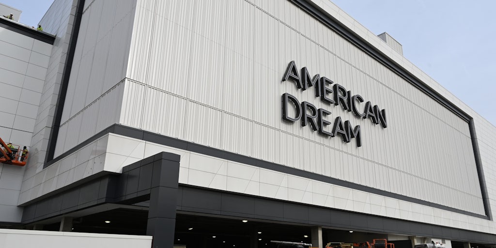 $5 Billion ‘American Dream’ Mall Faces Make or Break Holiday Season