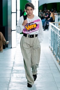 At Louis Vuitton, Between Masculine and Feminine | Fashion Show Review, Ready-to-Wear - Spring ...
