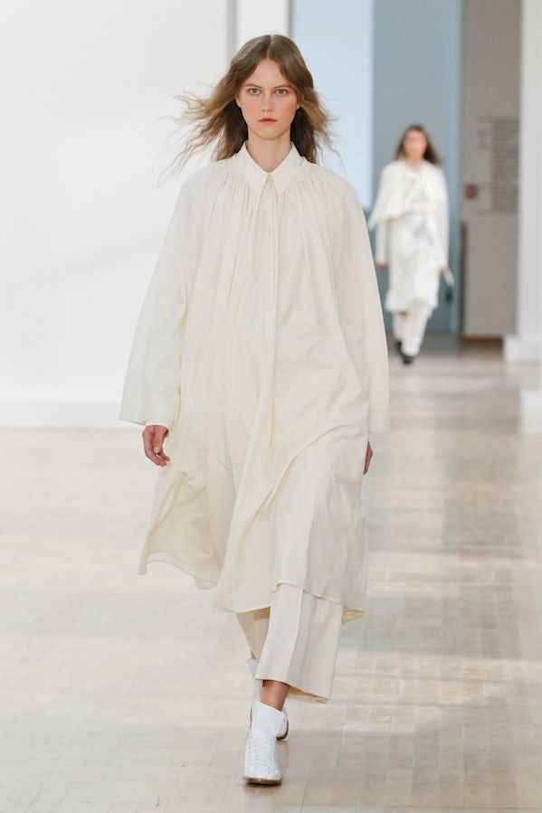 Christophe Lemaire Turns up the Volume | Fashion Show Review, Ready-to ...