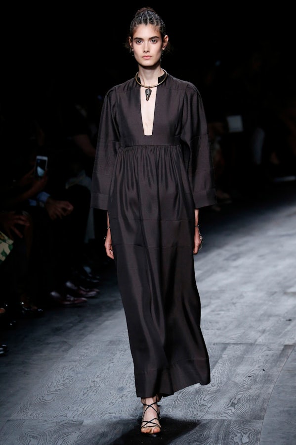 The Human Touch at Valentino | Fashion Show Review, Ready-to-Wear ...