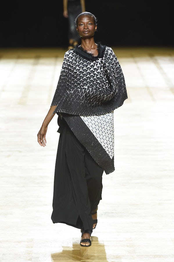The Geology of Issey Miyake | Fashion Show Review, Ready-to-Wear ...